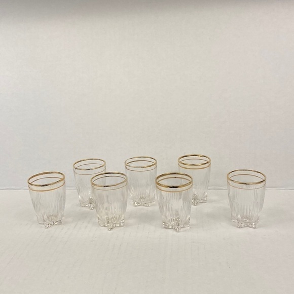 Vintage shot glass set of 7 double gold banding ribbed sides star shaped bottom - Picture 1 of 5